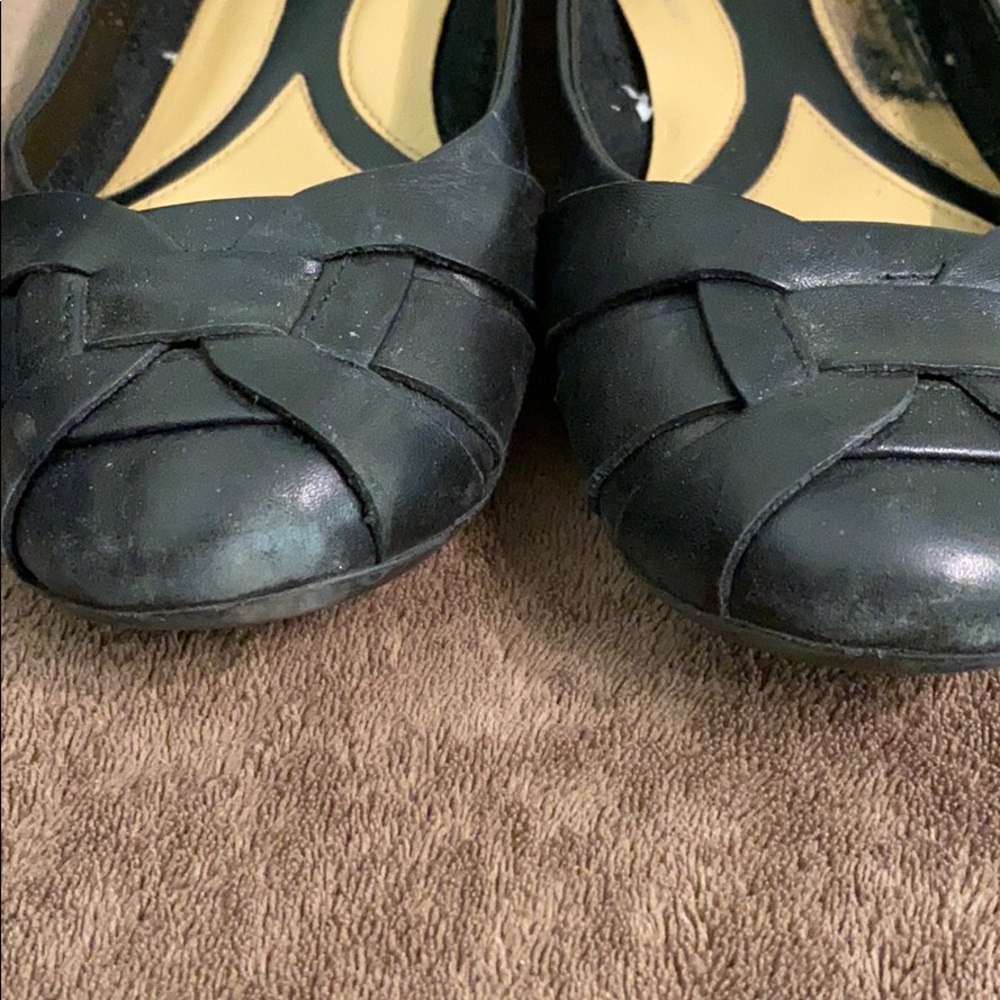 Naturalizer Shoe - Picture 2 of 8